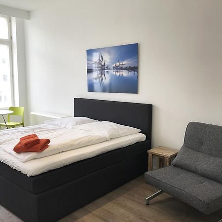 Ferienwohnung Gästezimmer an der Elbphilharmonie contactless Check in Hamburg Exterior foto