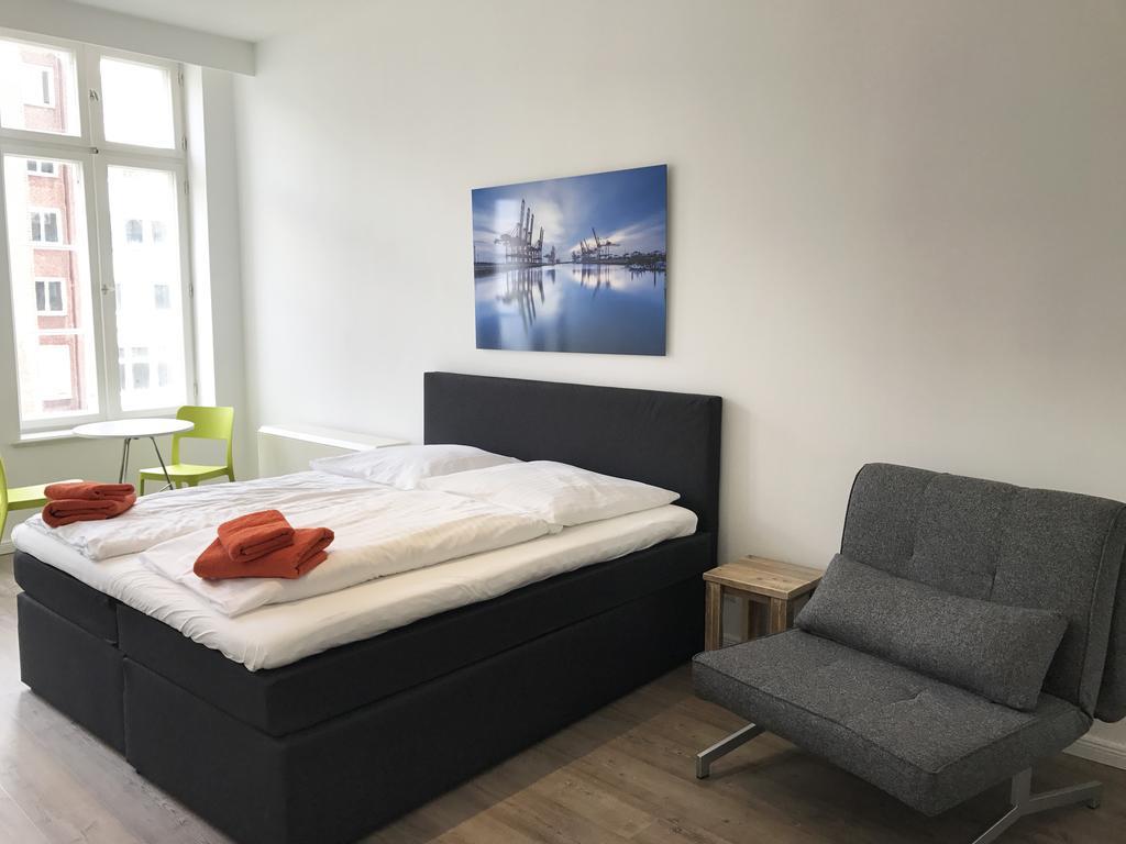 Ferienwohnung Gästezimmer an der Elbphilharmonie contactless Check in Hamburg Exterior foto