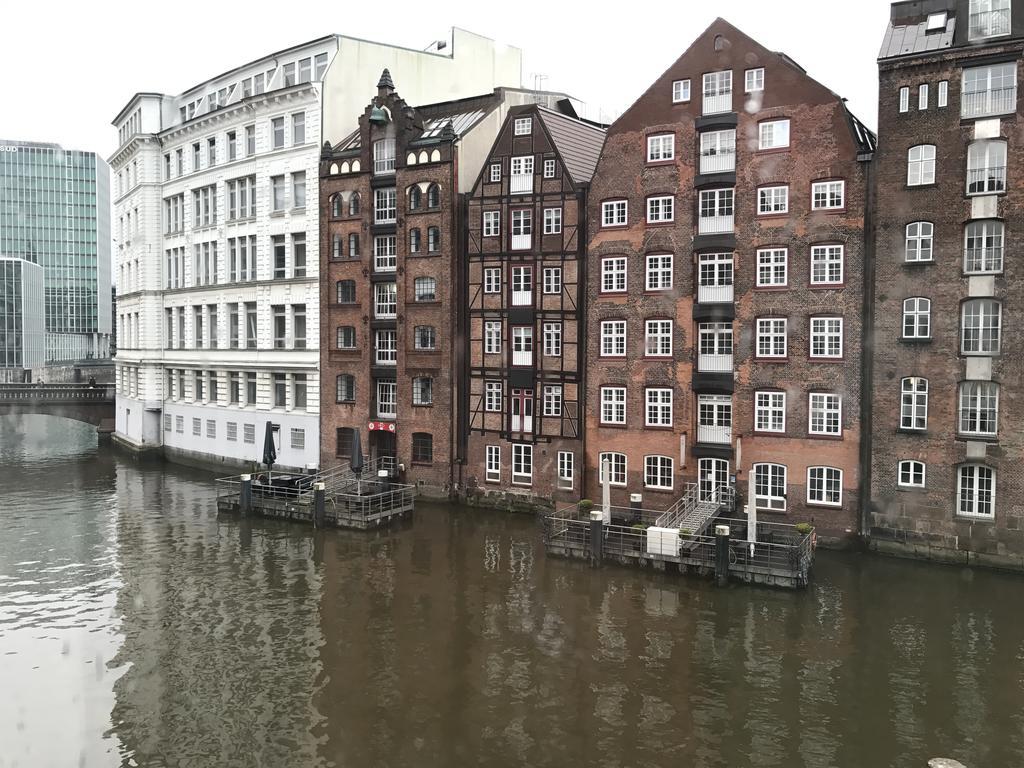 Ferienwohnung Gästezimmer an der Elbphilharmonie contactless Check in Hamburg Exterior foto